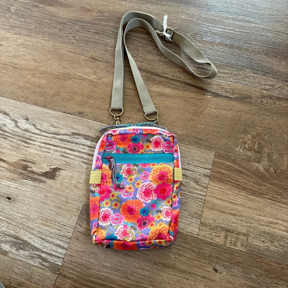 NATURAL LIFE Colorful Floral Crossbody Bag - Picture 2 of 9